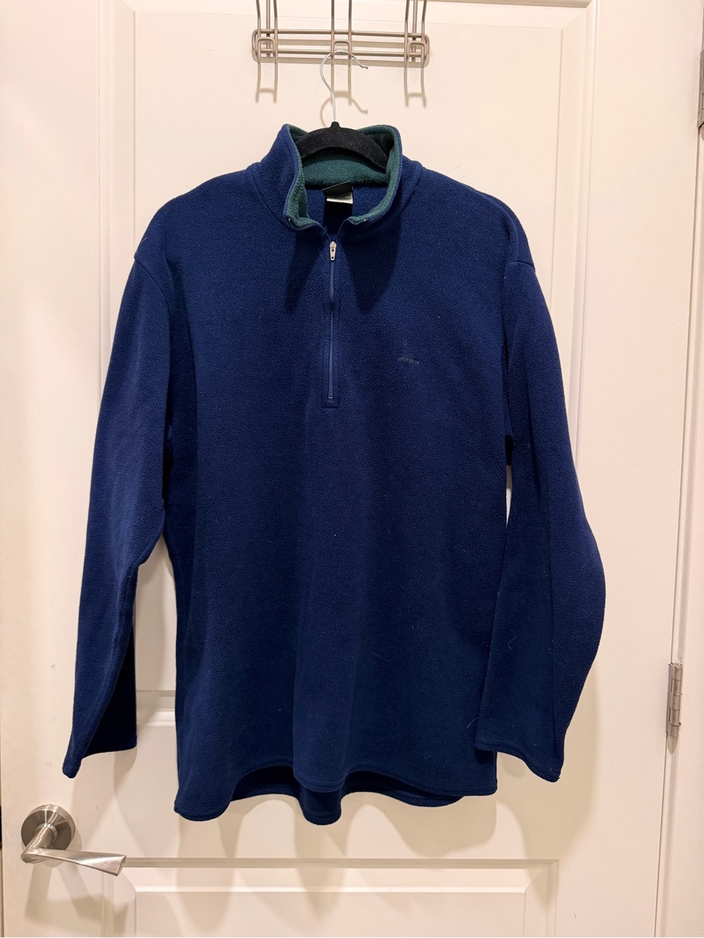 Patagonia Capilene Quarter
Zip Fleece Pullover Size L
Blue Men’s